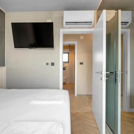 8 Eight With 2 Pools - Vodice فيلة سريما