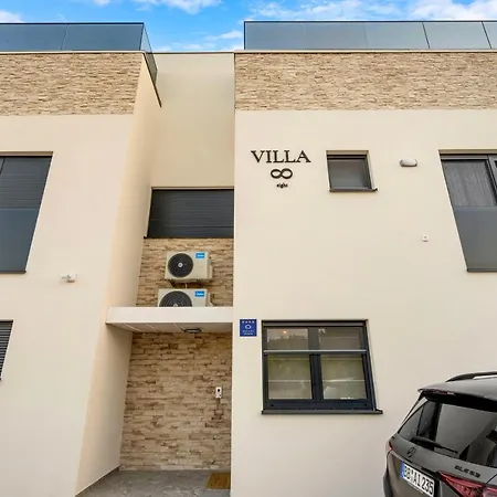 8 Eight With 2 Pools - Vodice Vila *