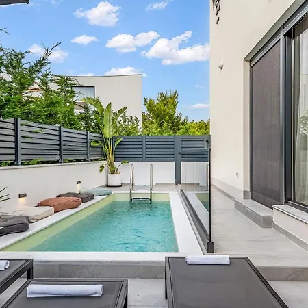 8 Eight With 2 Pools - Vodice فيلة *