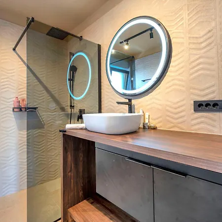 8 Eight With 2 Pools - Vodice فيلة *