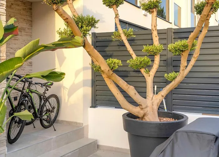 8 Eight With 2 Pools - Vodice