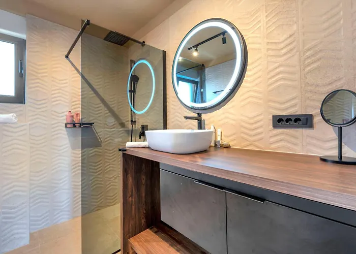 8 Eight With 2 Pools - Vodice فيلة *